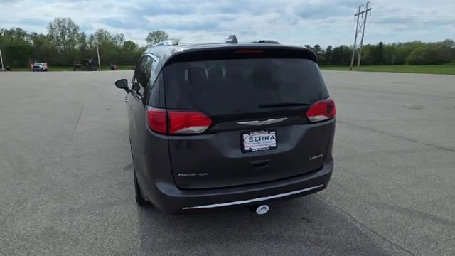 Used 2018 Chrysler Pacifica Limited w/ Tire & Wheel Group image 8