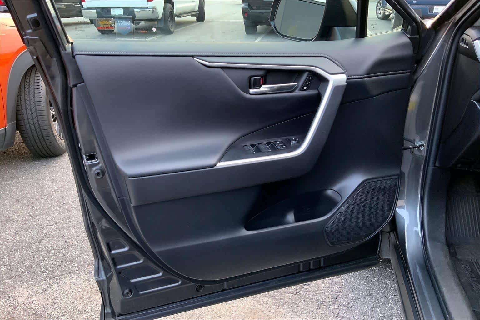 Used 2023 Toyota RAV4 Limited image 21