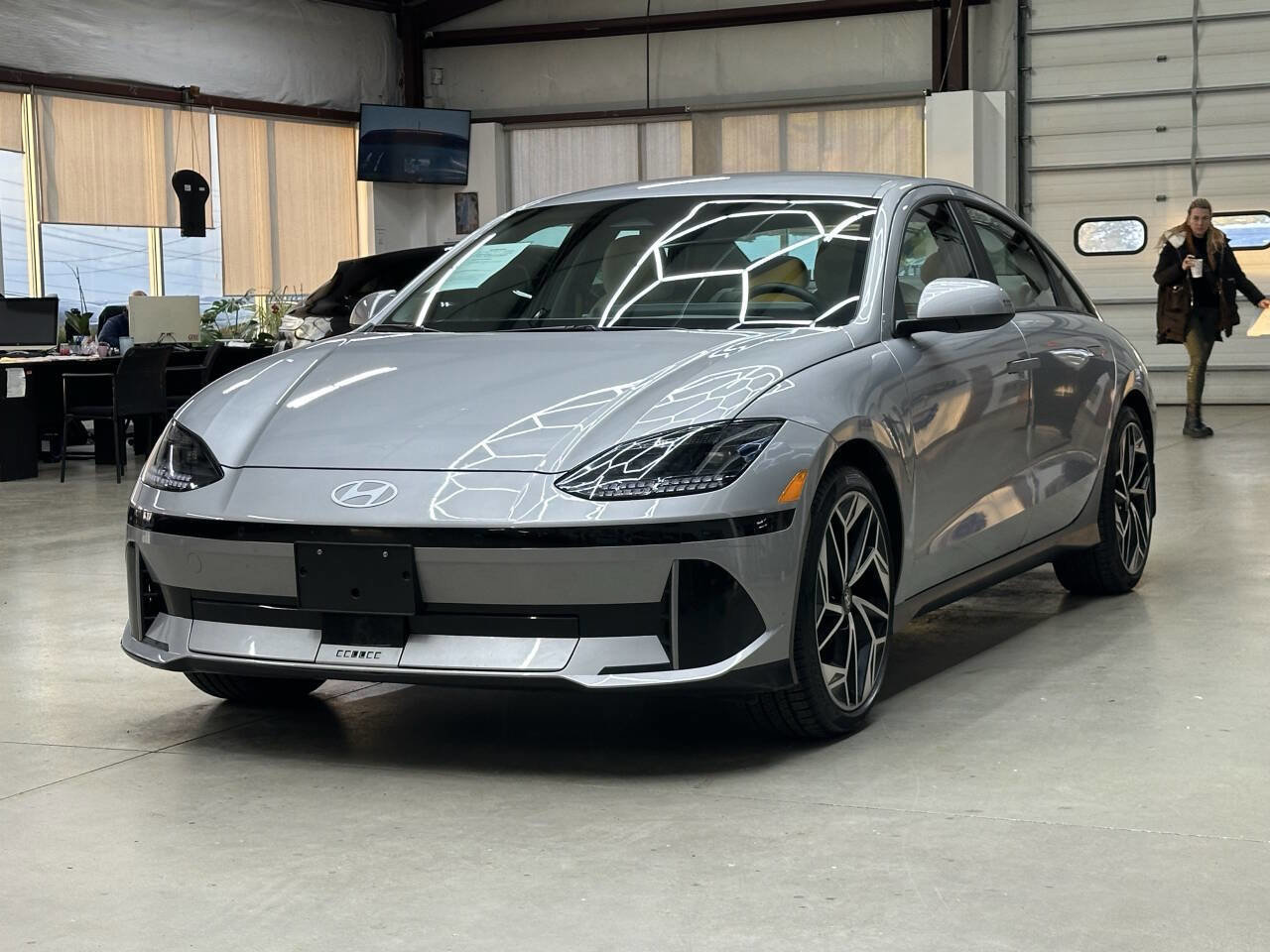 Used 2023 Hyundai Ioniq 6 SEL w/ Cargo Package image 5