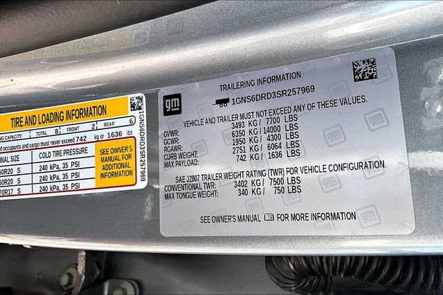 Used 2025 Chevrolet Suburban Z71 AWD/4WD image 19