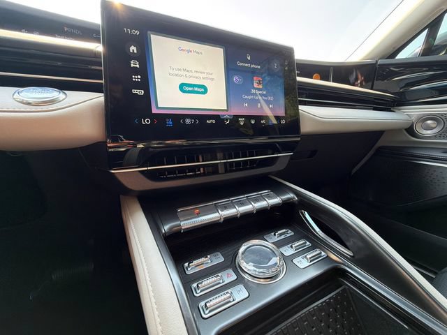 Used 2024 Lincoln Nautilus Reserve w/ Equipment Group 203A AWD/4WD image 29