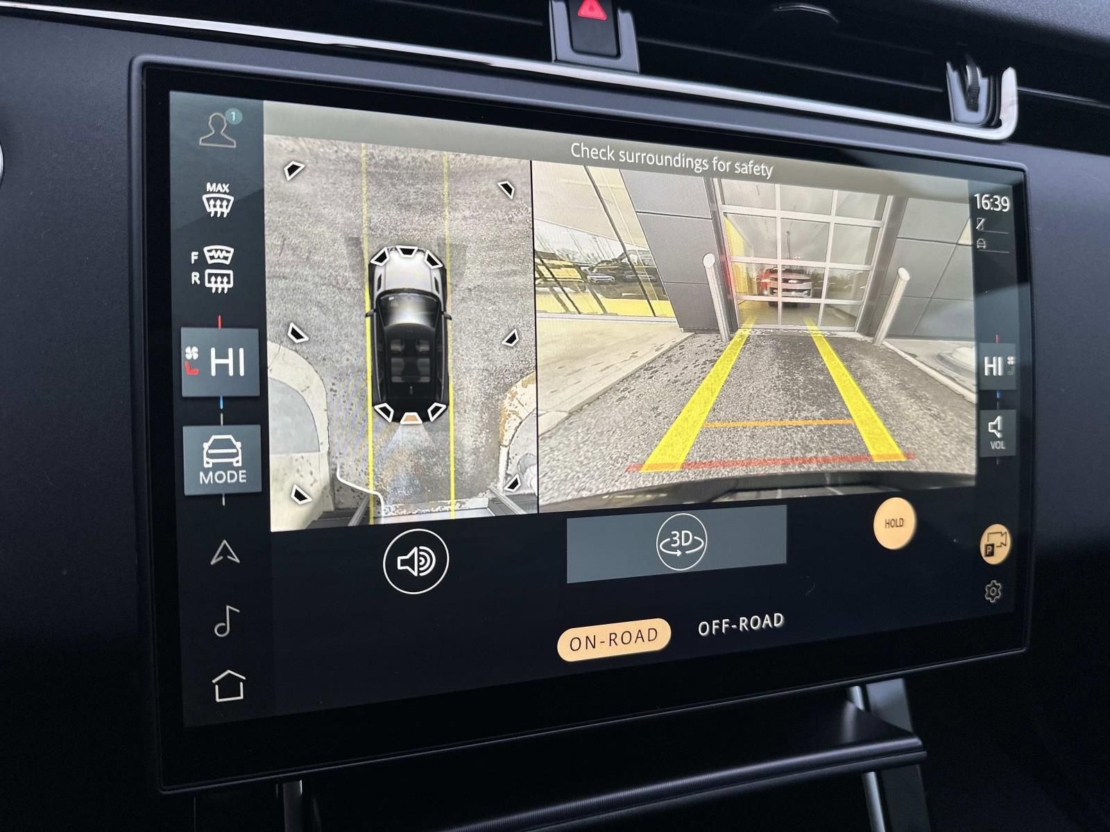 New 2026 Land Rover Range Rover Evoque Dynamic SE image 16