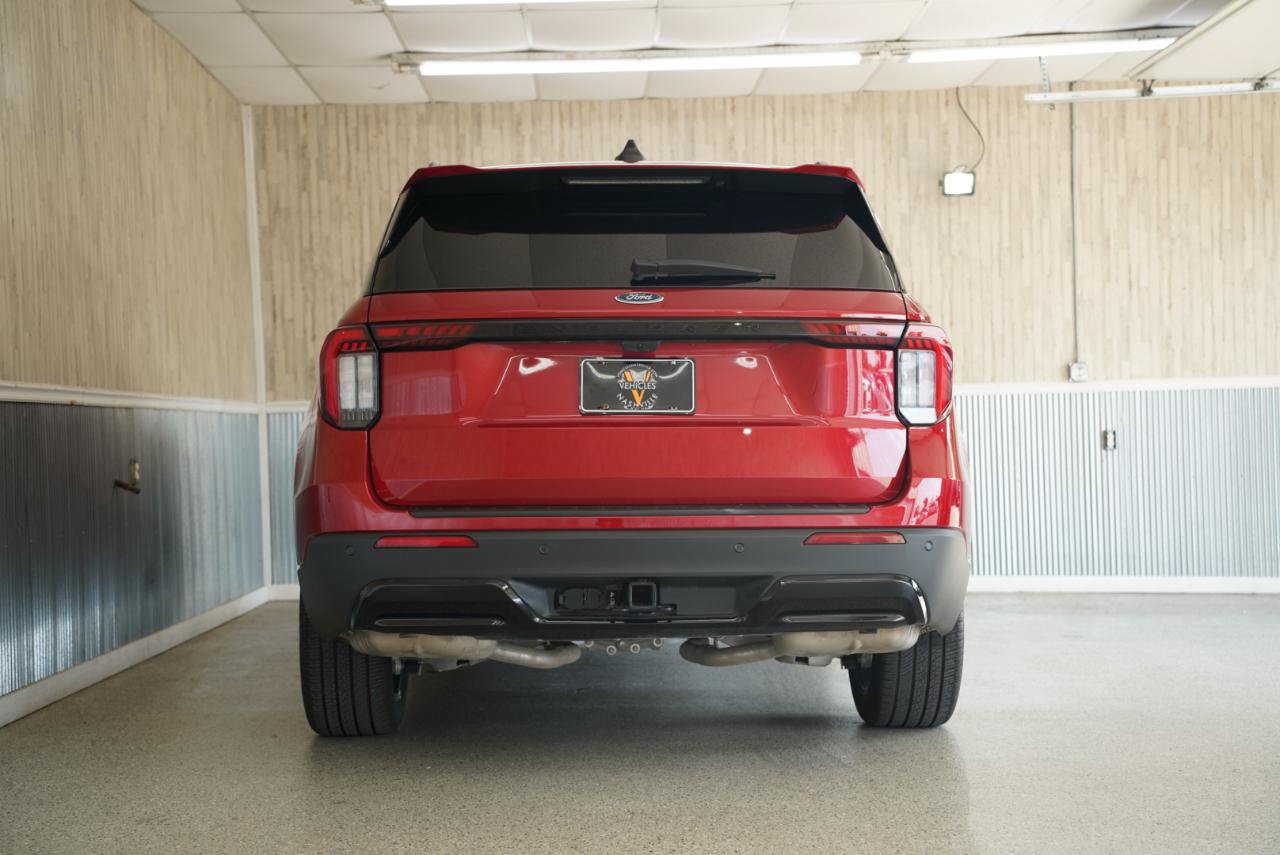 Used 2026 Ford Explorer ST-Line w/ ST-Line Street Pack RWD image 8