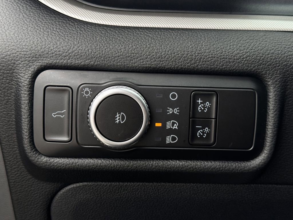 Used 2023 Ford Explorer XLT w/ Equipment Group 202A image 28