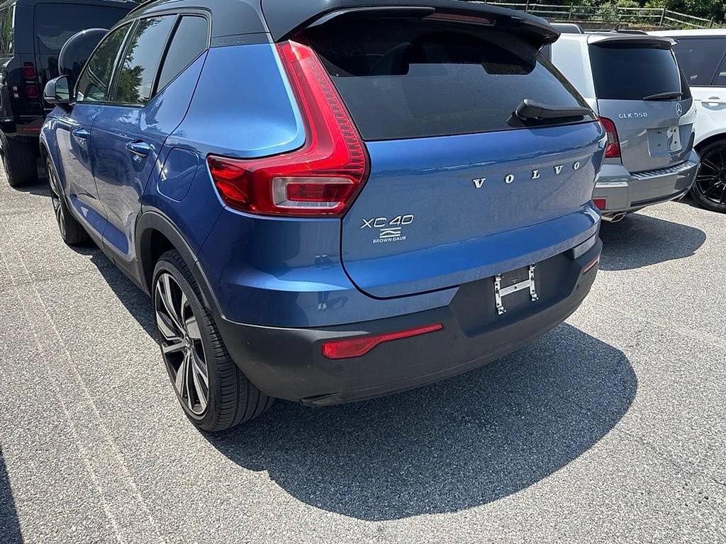 Used 2021 Volvo XC40 P8 Recharge w/ Advanced Package AWD/4WD image 2