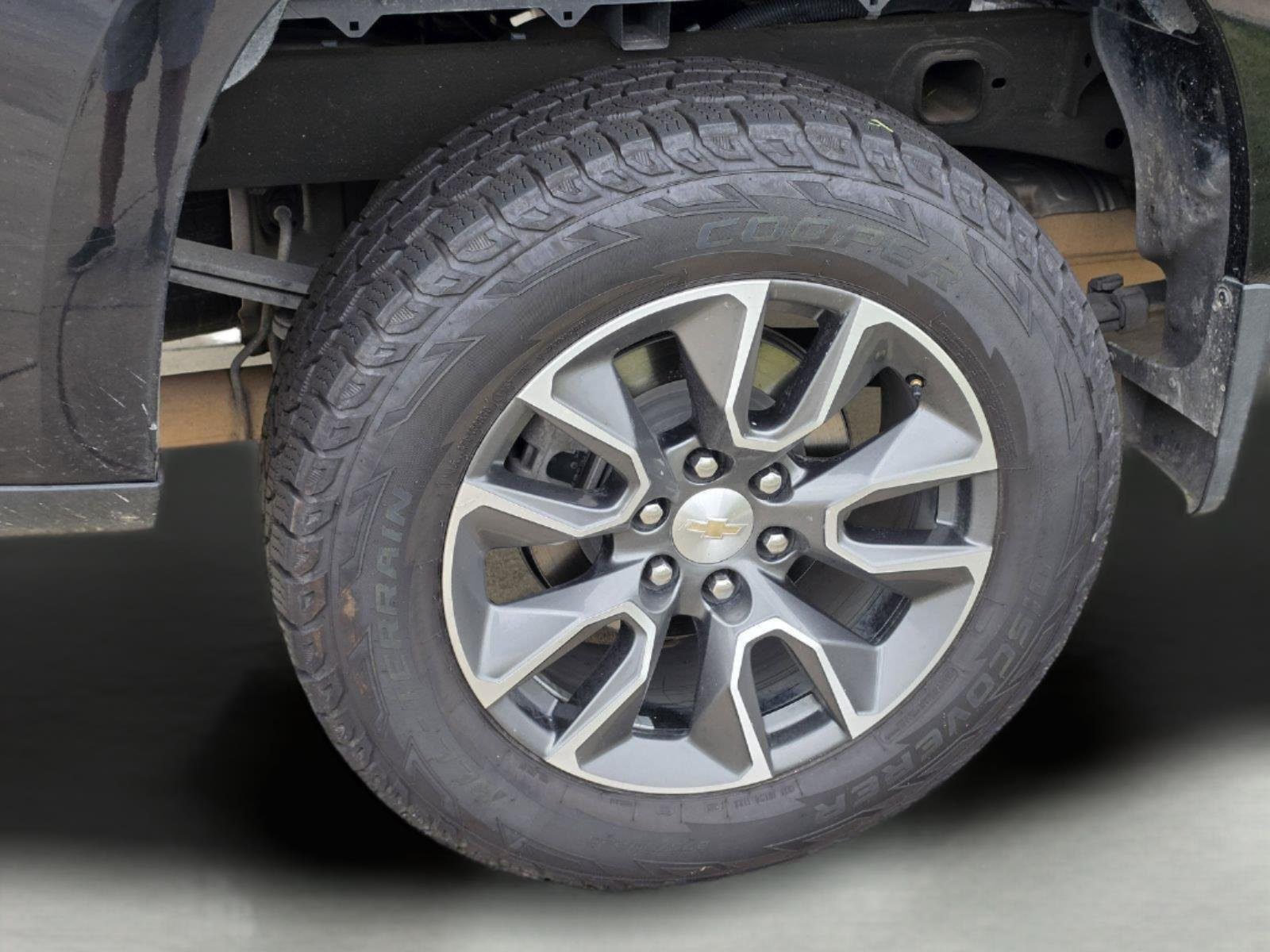 Used 2023 Chevrolet Silverado 1500 LT AWD/4WD image 15
