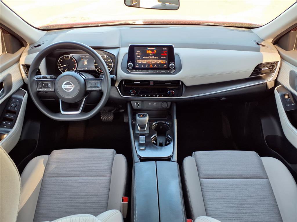 Used 2021 Nissan Rogue SV image 25