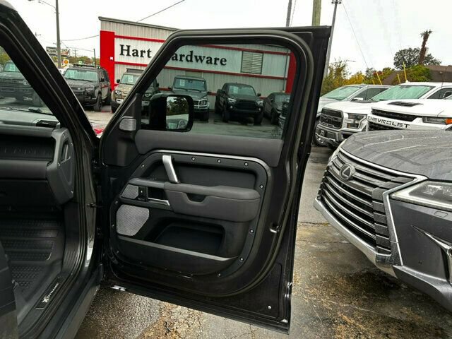 Used 2023 Land Rover Defender 130 X-Dynamic SE image 20