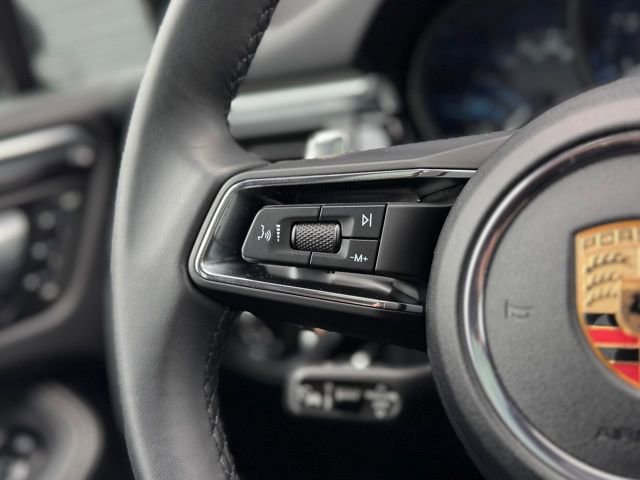 Certified 2025 Porsche Macan image 22