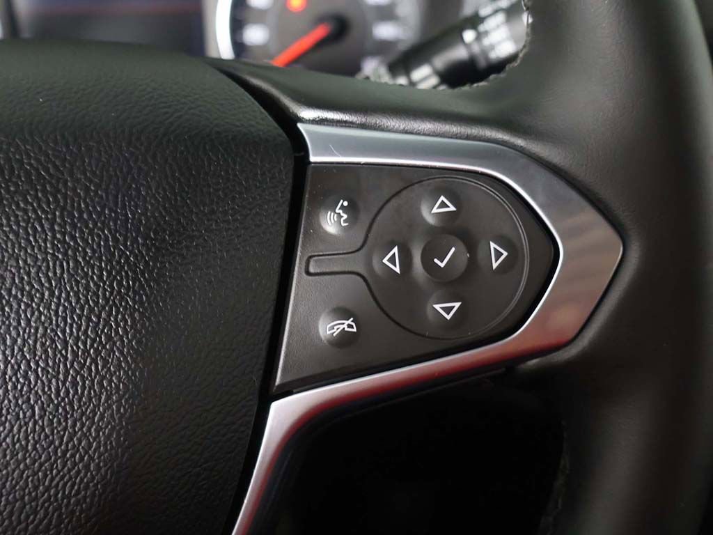 Used 2023 Chevrolet Traverse LT image 37