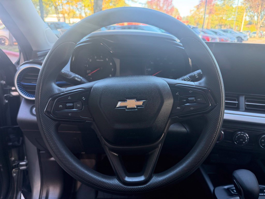 Used 2024 Chevrolet Trax LS FWD image 16