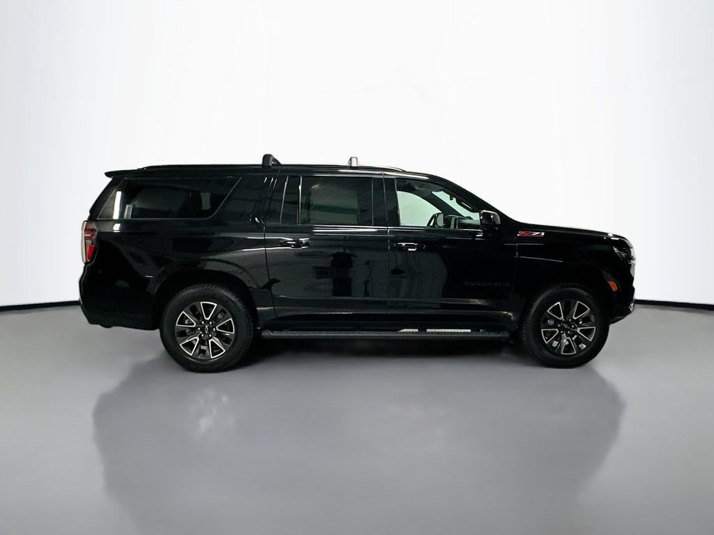 Used 2022 Chevrolet Suburban Z71 w/ Luxury Package AWD/4WD image 8