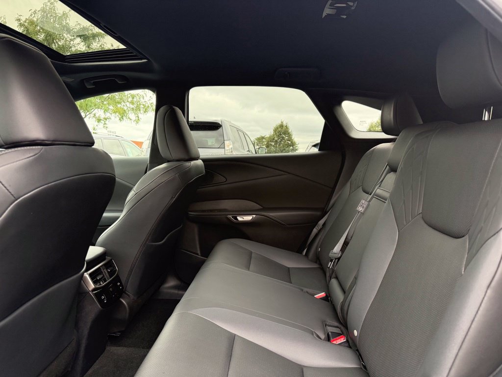 Used 2024 Lexus RX 350h w/ Accessory Package (Z1) AWD/4WD image 16