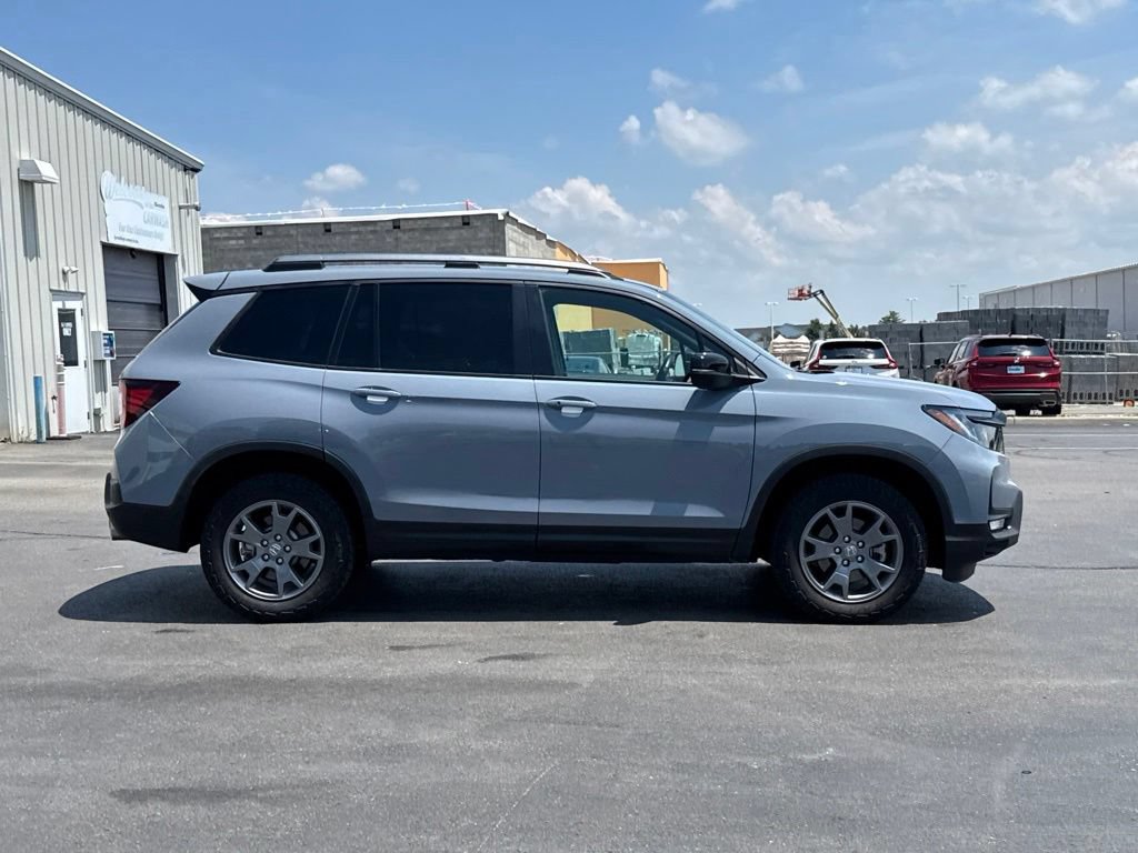 Certified 2025 Honda Passport TrailSport image 8