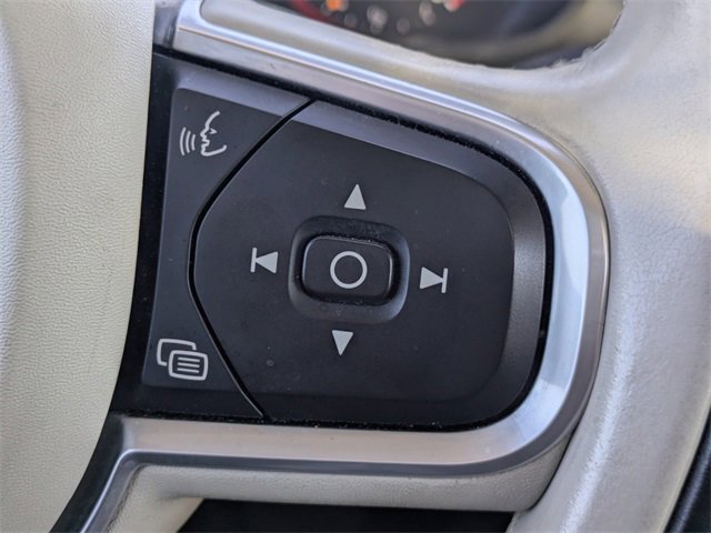 Used 2018 Volvo XC60 T6 Momentum w/ Convenience Package image 28