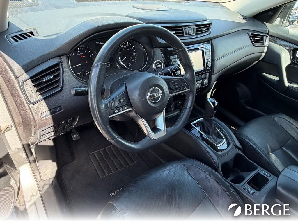 Used 2017 Nissan Rogue SL w/ SL Premium Package image 16
