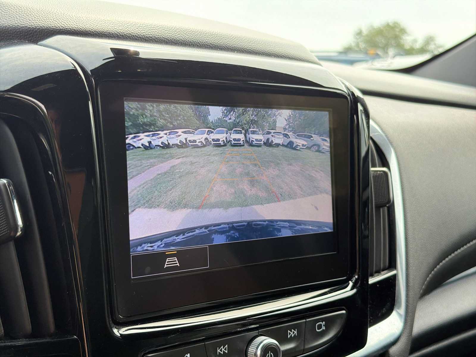 Used 2023 Chevrolet Traverse LT AWD/4WD image 23