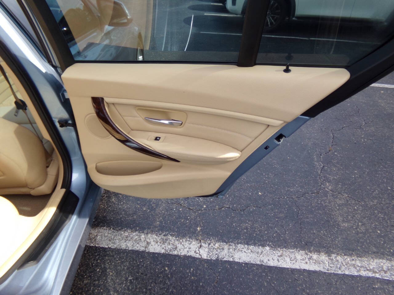 Used 2013 BMW 328i xDrive Sedan AWD/4WD image 25