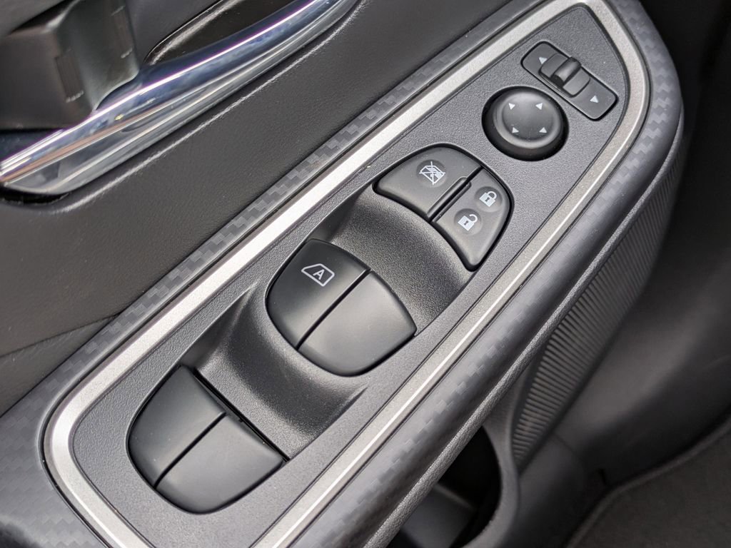 New 2025 Nissan Versa SR w/ Trunk Package image 22