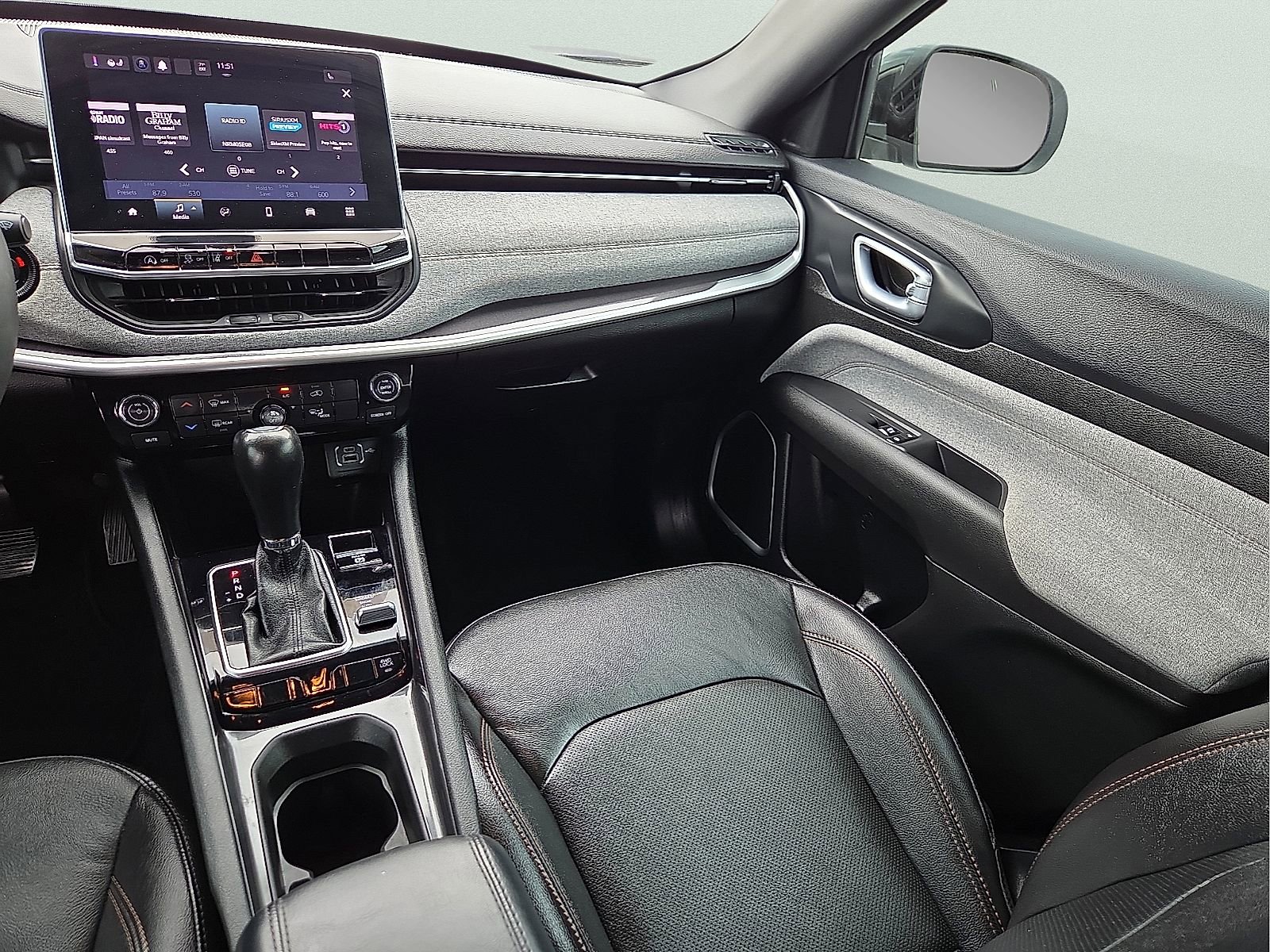 Used 2023 Jeep Compass Latitude AWD/4WD image 12