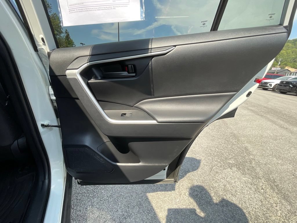 Used 2025 Toyota RAV4 LE AWD/4WD image 23