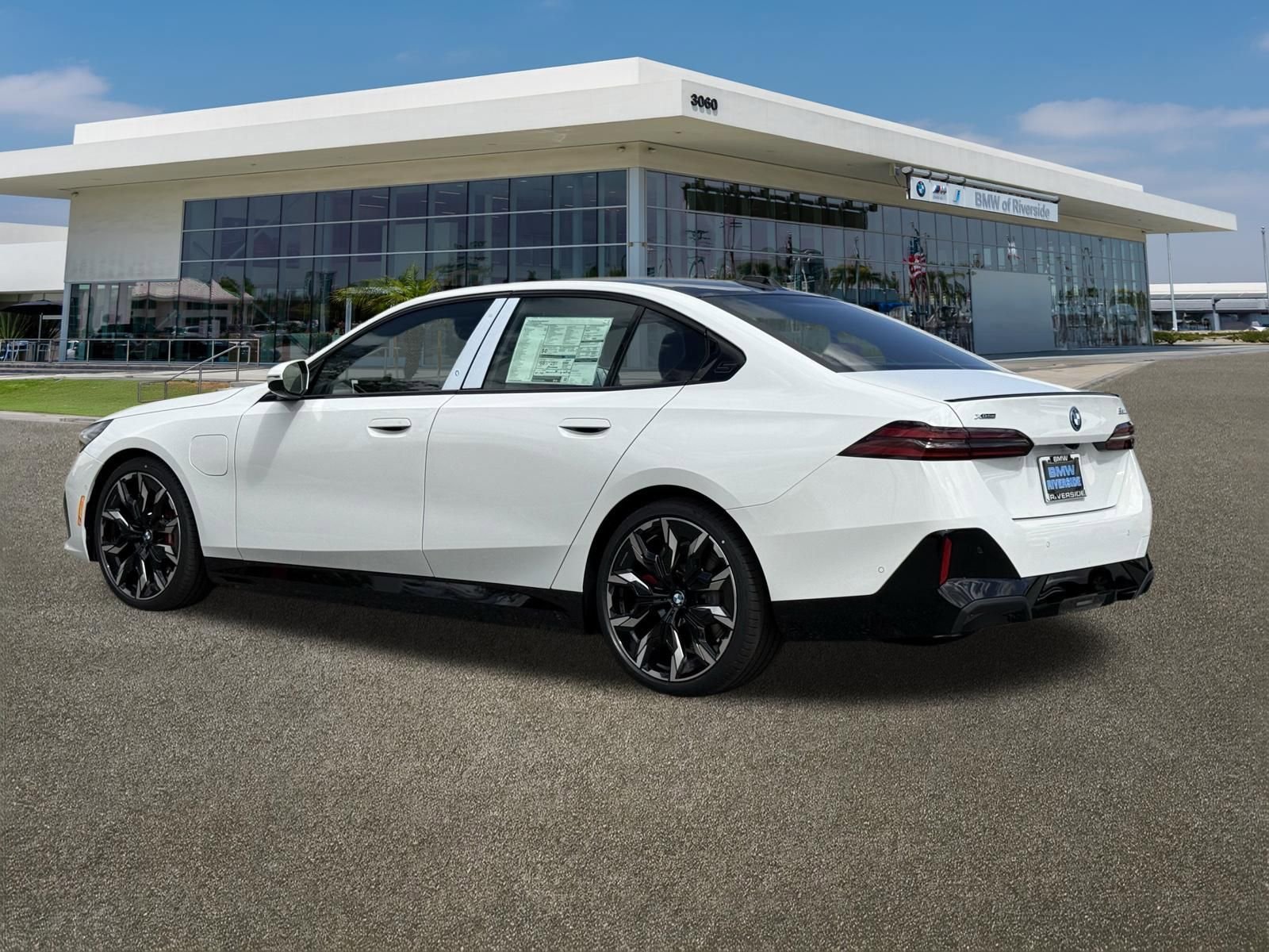 New 2027 BMW 550e xDrive w/ Premium Package AWD/4WD image 8
