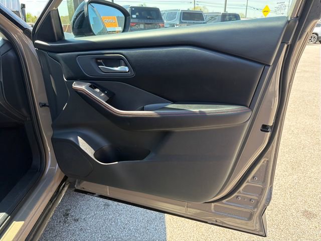 Used 2025 Nissan Rogue SV image 36