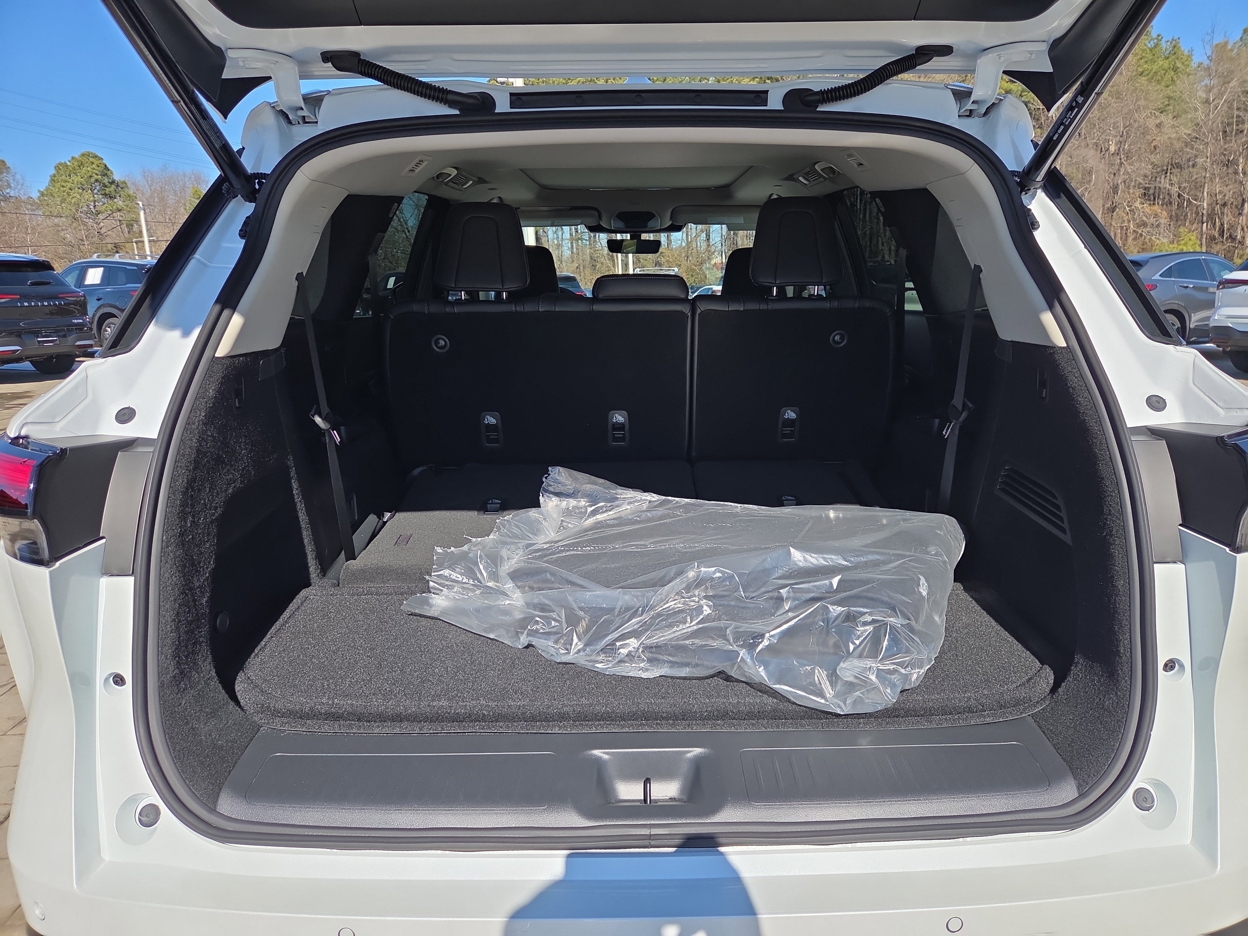 Used 2026 INFINITI QX60 Luxe w/ Cargo Package image 8