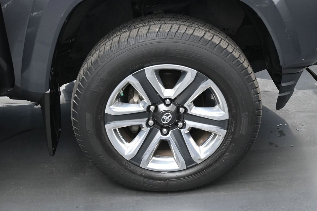 Certified 2017 Toyota Tacoma Limited AWD/4WD image 35