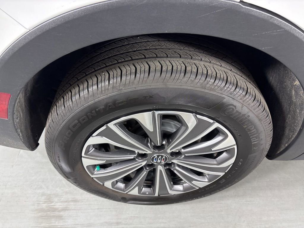 Used 2025 Buick Envision Preferred image 12