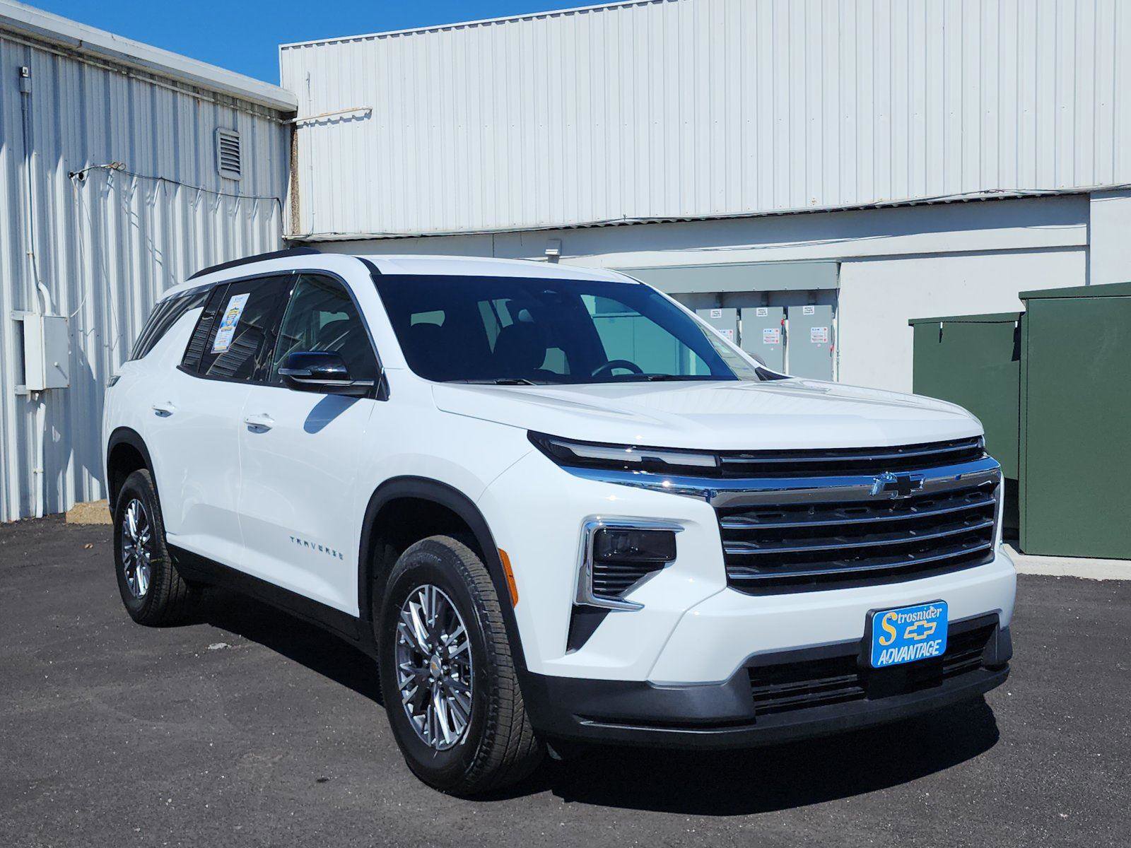 New 2026 Chevrolet Traverse LT w/ LPO, Floor Liner Package FWD image 7