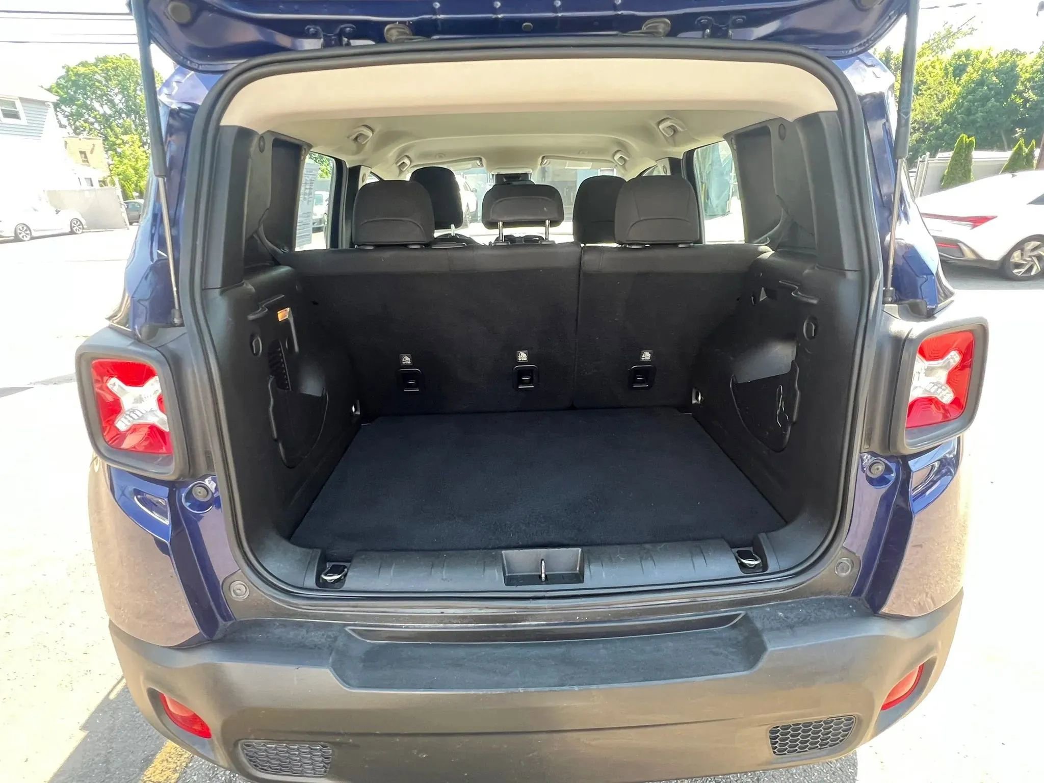 Used 2021 Jeep Renegade Sport FWD image 10