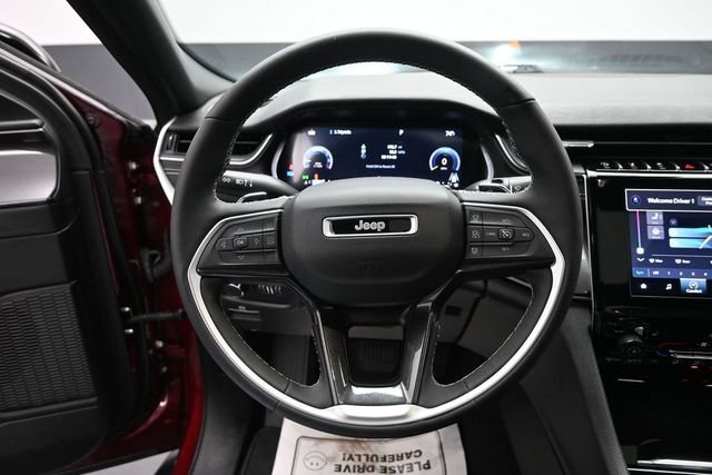 Used 2023 Jeep Grand Cherokee L Laredo AWD/4WD image 15