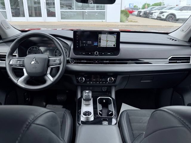 Used 2025 Mitsubishi Outlander SE AWD/4WD image 27