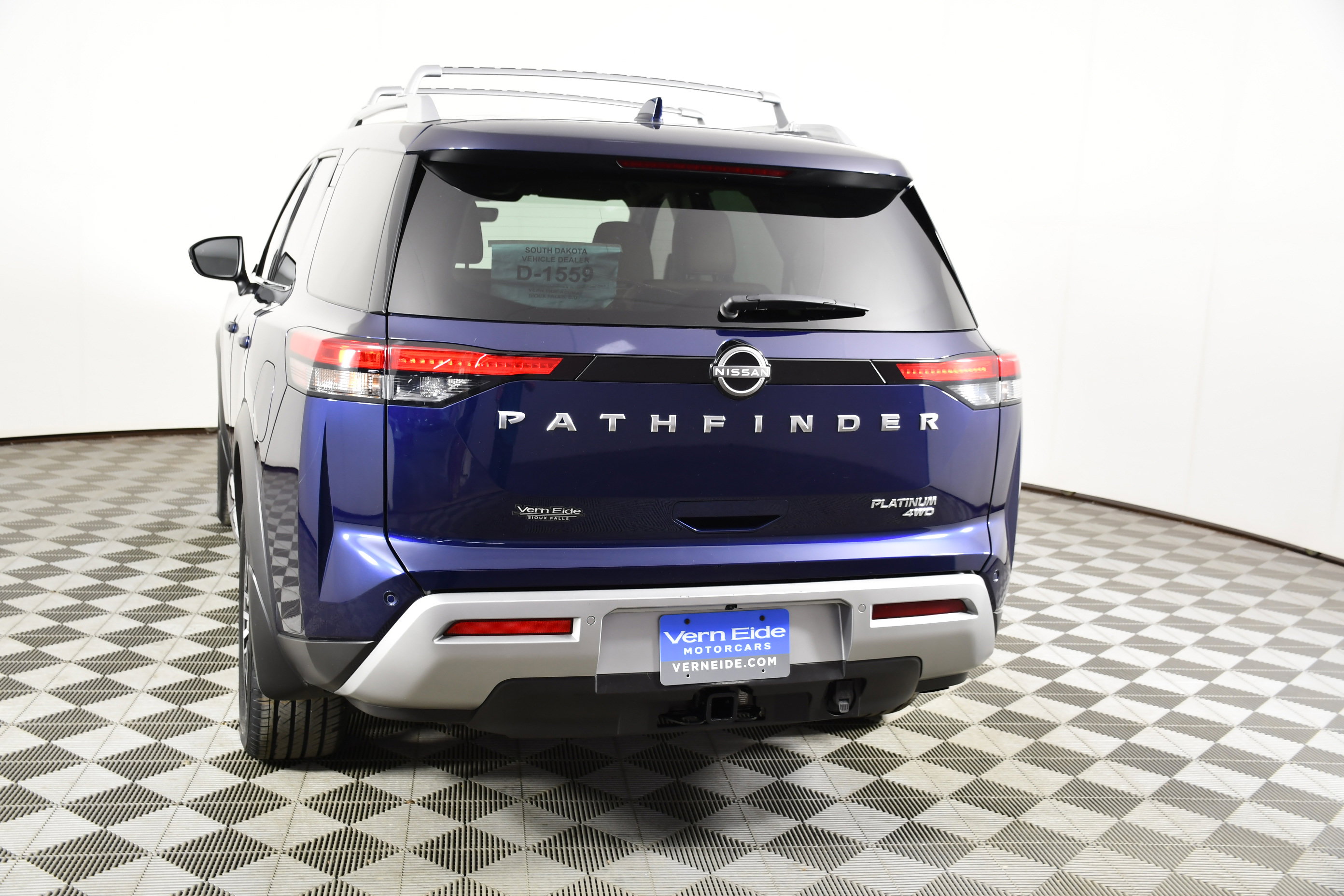 Used 2023 Nissan Pathfinder Platinum image 7