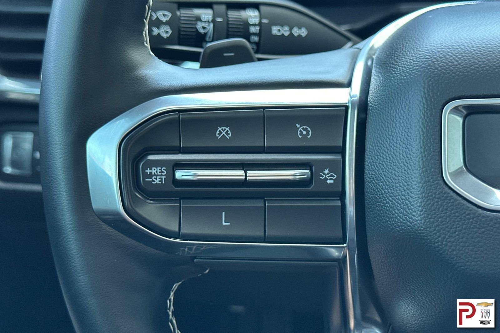 Used 2024 GMC Acadia Denali image 28