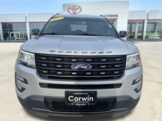 Used 2017 Ford Explorer XLT w/ Equipment Group 202A FWD image 8