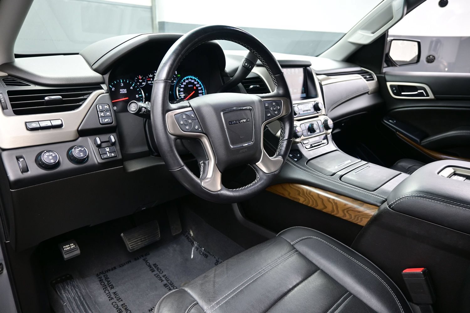 Used 2019 GMC Yukon Denali w/ Denali Ultimate Package AWD/4WD image 13