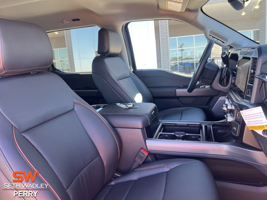 New 2026 Ford F250 Lariat w/ Black Appearance Package image 17