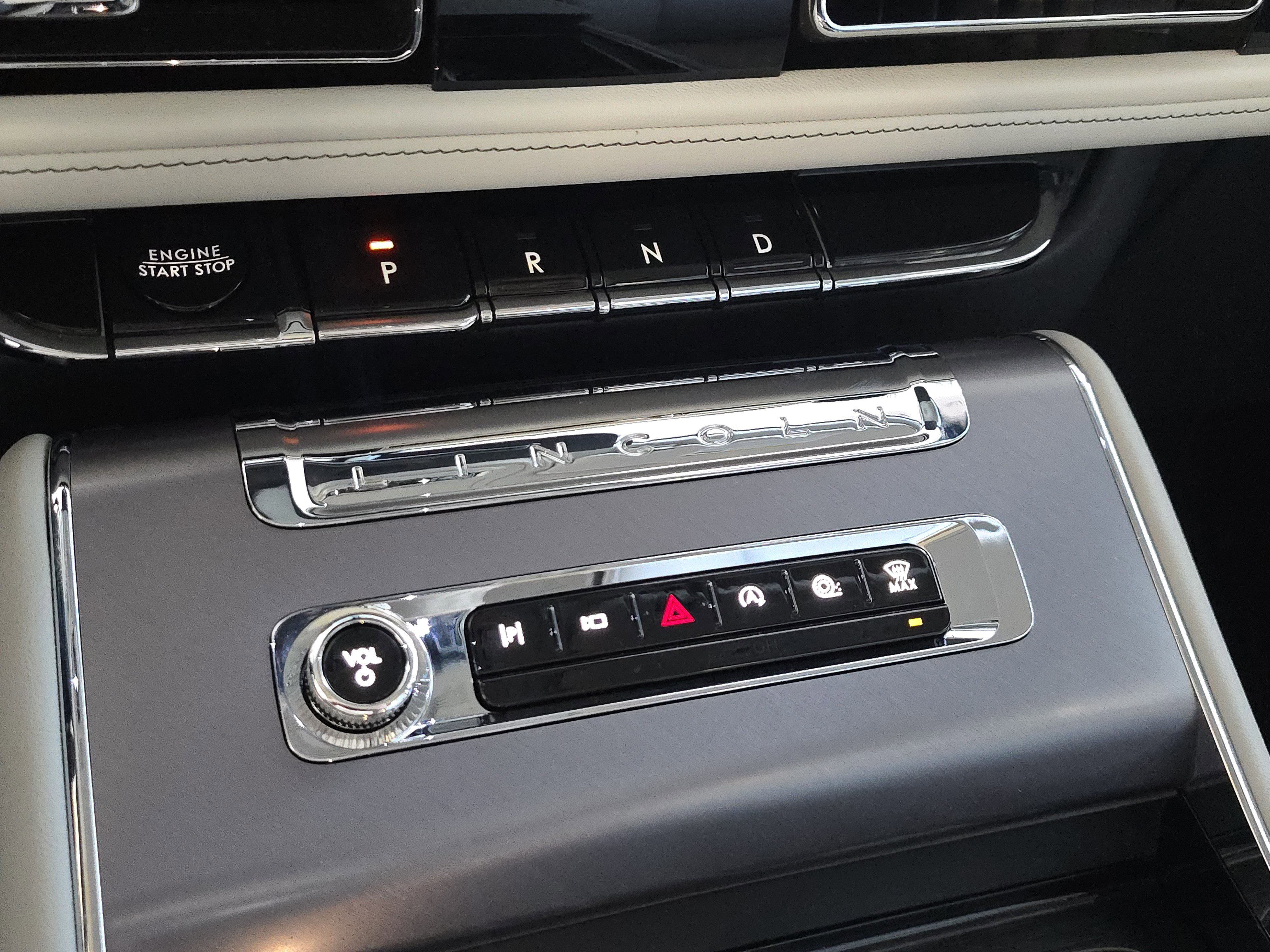 Used 2025 Lincoln Aviator AWD image 23