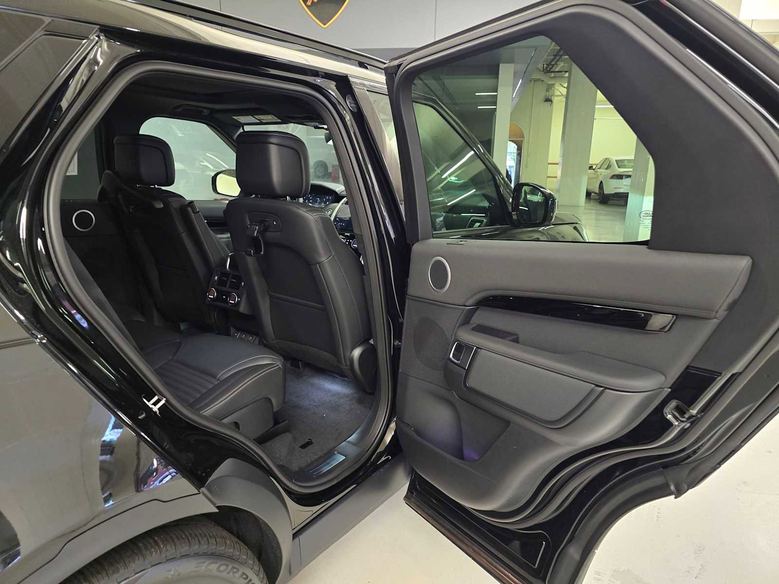 New 2026 Land Rover Discovery S image 14