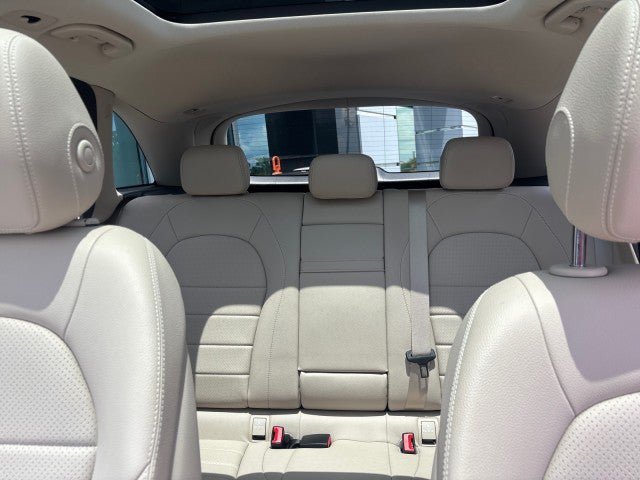 Used 2021 Mercedes-Benz GLC 300 4MATIC image 32