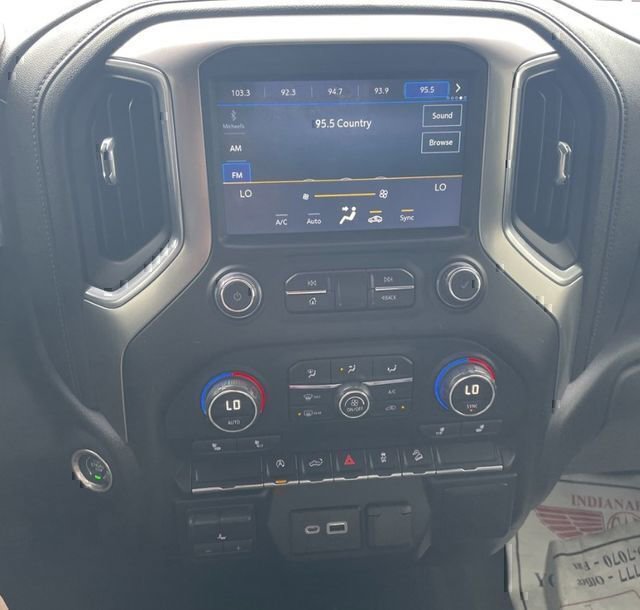 Used 2019 Chevrolet Silverado 1500 LT Trail Boss w/ Convenience Package image 4