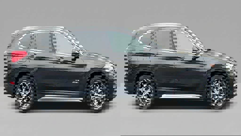 Used 2018 BMW X1 xDrive28i image 9