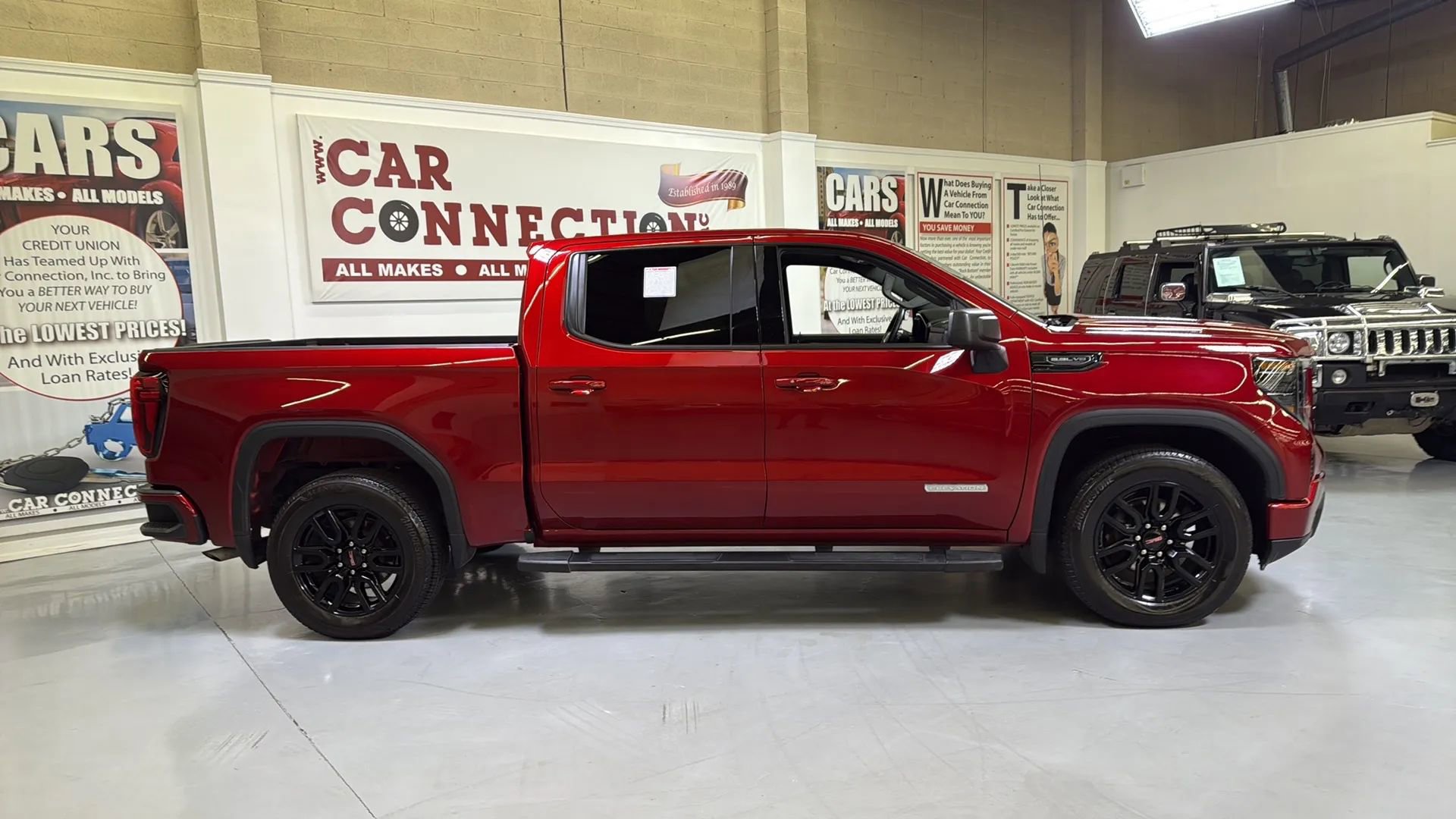 Used 2024 GMC Sierra 1500 Elevation w/ LPO, Elevation Black Package image 11