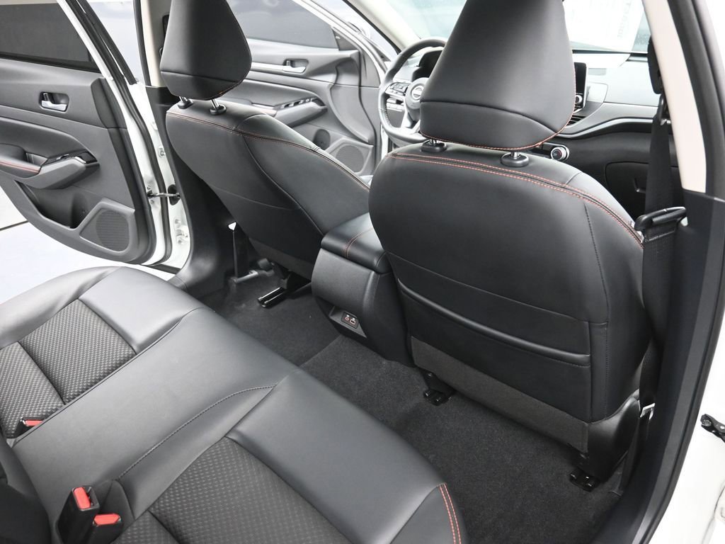 Used 2024 Nissan Altima 2.5 SR image 10