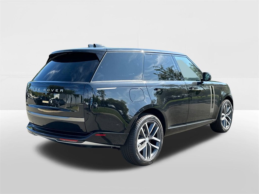 New 2025 Land Rover Range Rover SE image 4