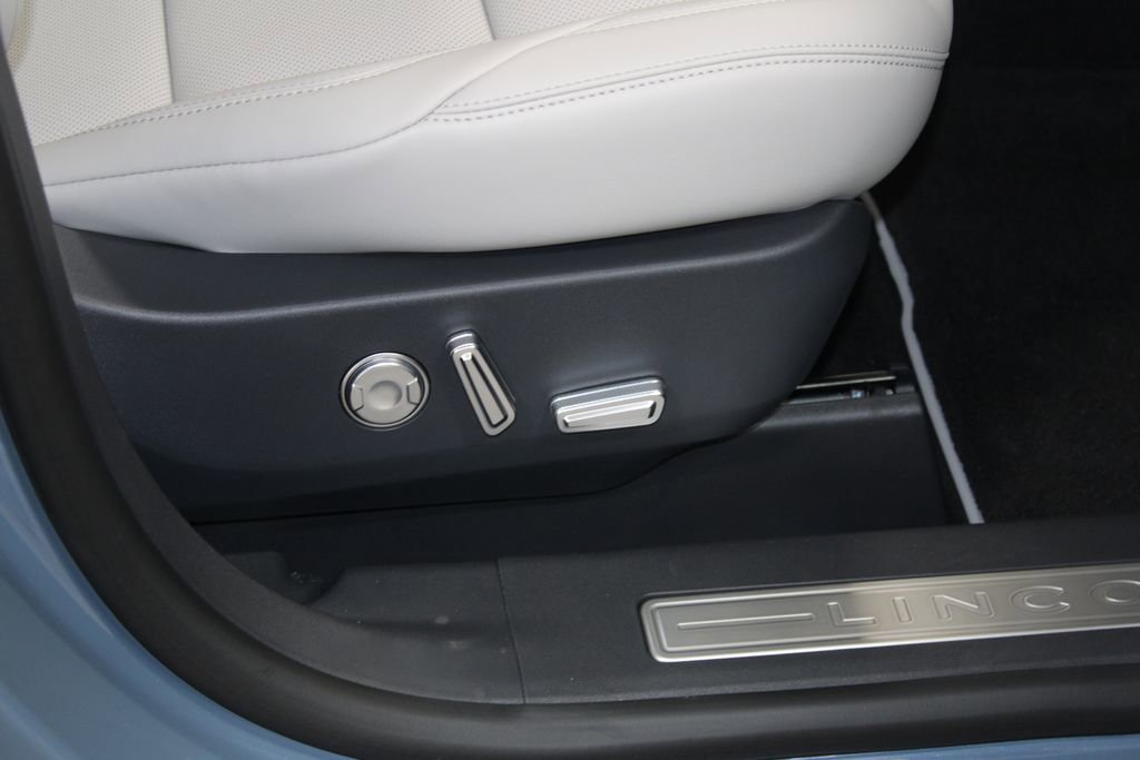 New 2026 Lincoln Nautilus Premier w/ Equipment Group 102A image 27