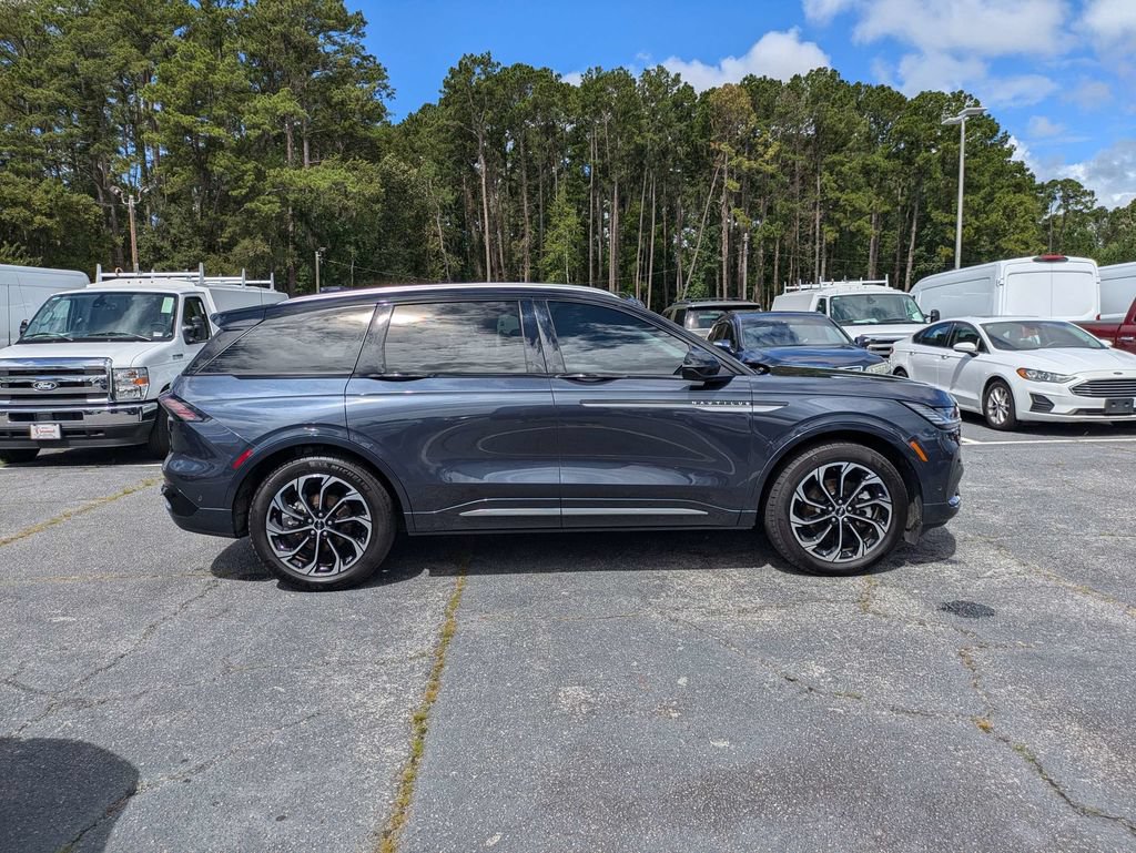 Used 2024 Lincoln Nautilus Reserve w/ Equipment Group 202A AWD/4WD image 4