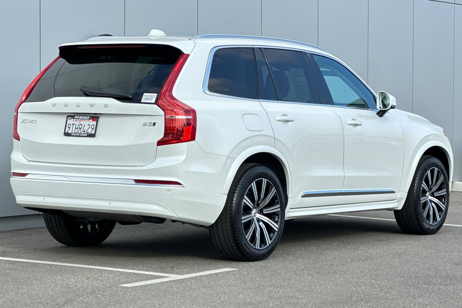 Certified 2025 Volvo XC90 B5 Core w/ Protection Package Premier image 5